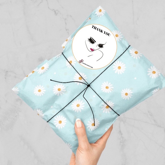 A set of 100 packaging thank you round stickers with a gloss finish - Picture 2 of 9